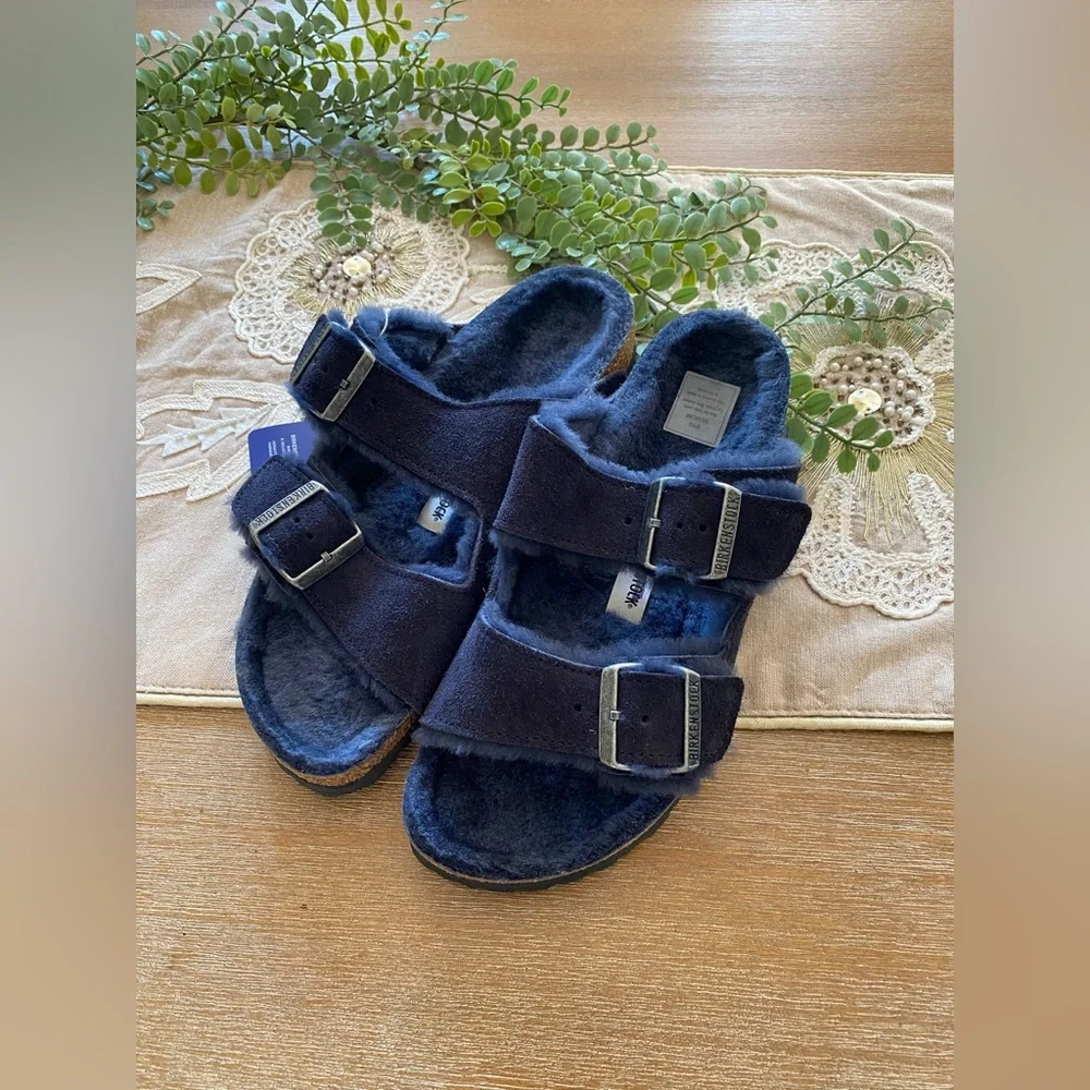 Birkenstock Arizona Shearling Suede
Leather in Midnight Size 39 - Picture 8 of 12